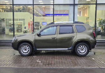Подержанный автомобиль Renault Duster 2015 года (5 фото)