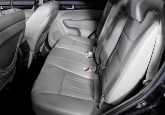 Подержанный автомобиль Kia Sorento 2013 года (10 фото)