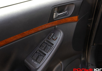 Подержанный автомобиль Toyota Avensis Sedan 2006 года (20 фото)