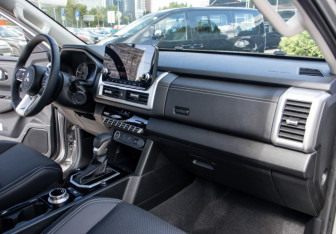 Новый Mitsubishi L200 2025 (14 фото)
