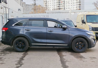 Подержанный автомобиль Kia Sorento 2017 года (4 фото)