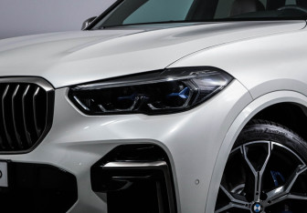 Подержанный автомобиль BMW X5 2021 года (17 фото)