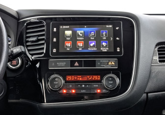 Подержанный автомобиль Mitsubishi Outlander 2019 года (17 фото)