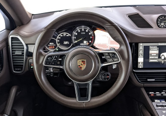 Подержанный автомобиль Porsche Cayenne 2021 года (22 фото)