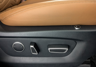 Подержанный автомобиль Changan CS95 2024 года (28 фото)