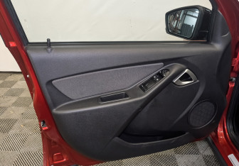 Подержанный автомобиль LADA (ВАЗ) Granta Wagon 2019 года (19 фото)