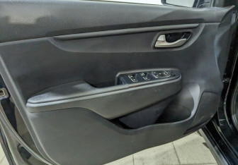 Подержанный автомобиль Kia Rio Hatchback 2020 года (19 фото)