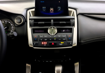 Подержанный автомобиль Lexus NX 2015 года (15 фото)