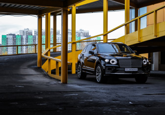 Подержанный автомобиль Bentley Bentayga 2021 года (22 фото)