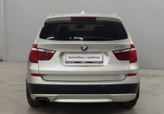 Подержанный автомобиль BMW X3 2011 года (6 фото)