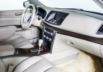 Подержанный автомобиль Nissan Teana 2012 года (9 фото)