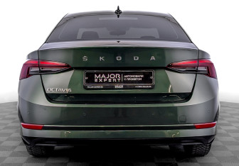 Подержанный автомобиль Skoda Octavia Liftback 2021 года (6 фото)