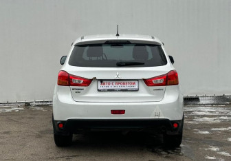 Подержанный автомобиль Mitsubishi ASX 2014 года (6 фото)