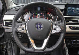 Подержанный автомобиль Changan CS75 2021 года (17 фото)