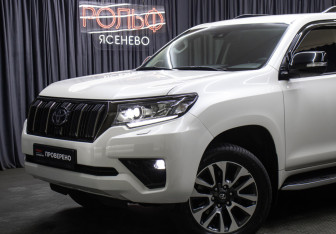 Подержанный автомобиль Toyota Land Cruiser Prado 2022 года (22 фото)