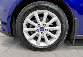 Подержанный автомобиль Ford Focus Hatchback 2017 года (18 фото)