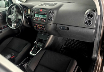 Подержанный автомобиль Volkswagen Golf Plus 2011 года (9 фото)