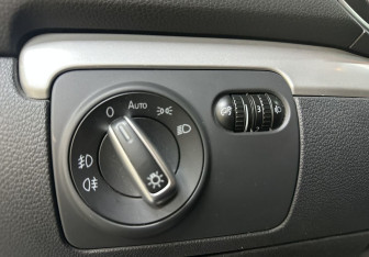 Подержанный автомобиль Volkswagen Golf Hatchback 2012 года (17 фото)