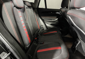 Подержанный автомобиль BMW X1 2017 года (14 фото)