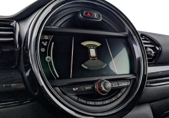 Подержанный автомобиль MINI Clubman Wagon 2019 года (27 фото)