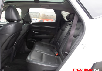 Подержанный автомобиль Hyundai Tucson 2022 года (8 фото)