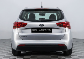 Подержанный автомобиль Kia Ceed Wagon 2015 года (6 фото)