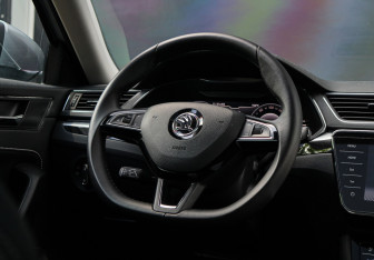 Подержанный автомобиль Skoda Superb Liftback 2024 года (13 фото)