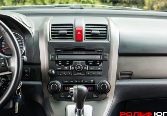 Подержанный автомобиль Honda CR-V 2011 года (12 фото)
