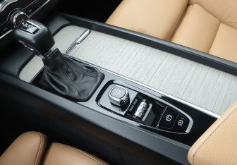 Подержанный автомобиль Volvo XC60 2020 года (15 фото)