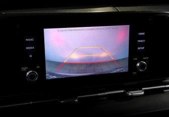 Подержанный автомобиль Kia Carnival 2021 года (25 фото)