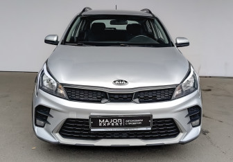 Подержанный автомобиль Kia Rio Hatchback 2021 года (2 фото)