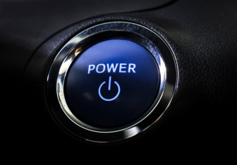 Подержанный автомобиль Toyota Avalon 2022 года (21 фото)