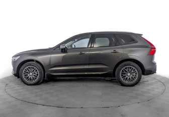 Подержанный автомобиль Volvo XC60 2020 года (8 фото)