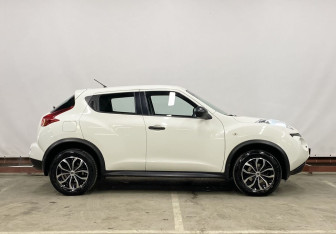 Подержанный автомобиль Nissan Juke 2014 года (4 фото)