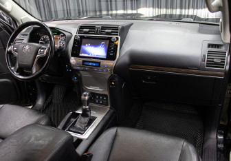 Подержанный автомобиль Toyota Land Cruiser Prado 2020 года (11 фото)