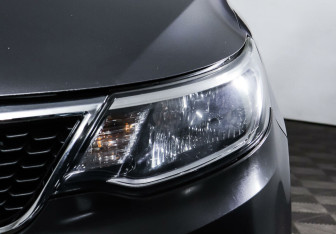 Подержанный автомобиль Kia Rio Hatchback 2017 года (7 фото)