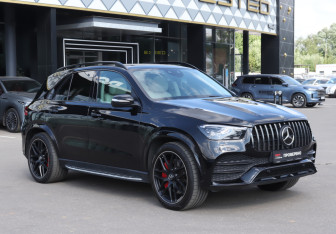 Подержанный автомобиль Mercedes-Benz GLE 2021 года (3 фото)