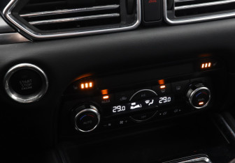 Подержанный автомобиль Mazda CX-8 2022 года (21 фото)