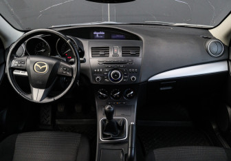 Подержанный автомобиль Mazda 3 Hatchback 2012 года (9 фото)