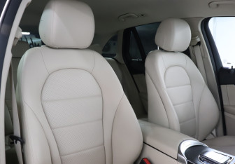 Подержанный автомобиль Mercedes-Benz GLC Coupe 2021 года (16 фото)