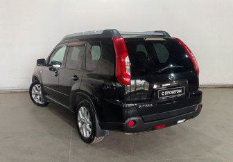 Подержанный автомобиль Nissan X-Trail 2013 года (7 фото)