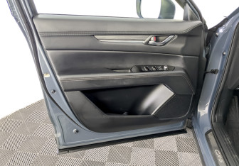 Подержанный автомобиль Mazda CX-5 2020 года (19 фото)