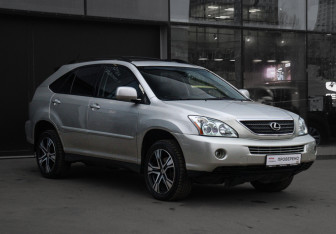 Подержанный автомобиль Lexus RX 2005 года (3 фото)