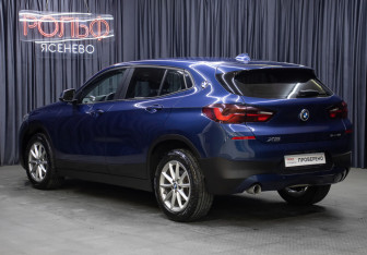 Подержанный автомобиль BMW X2 2021 года (7 фото)