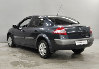 Подержанный автомобиль Renault Megane Sedan 2006 года (7 фото)