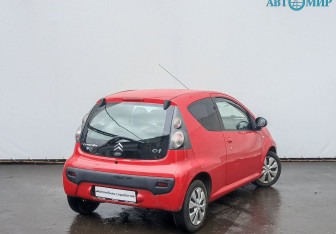 Подержанный автомобиль Citroen C1 2010 года (5 фото)