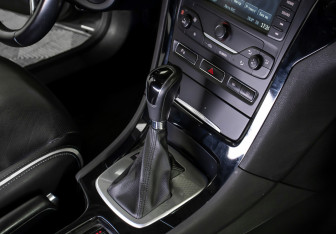 Подержанный автомобиль Ford Mondeo Liftback 2013 года (16 фото)