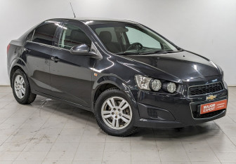 Подержанный автомобиль Chevrolet Aveo Sedan 2015 года (3 фото)