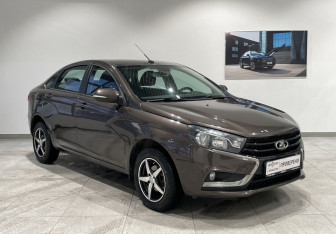 Подержанный автомобиль LADA (ВАЗ) Vesta Sedan 2018 года (3 фото)