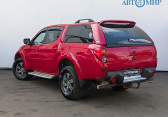 Подержанный автомобиль Mitsubishi L200 2008 года (6 фото)